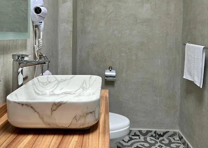 Casa Bamboo Hotel *